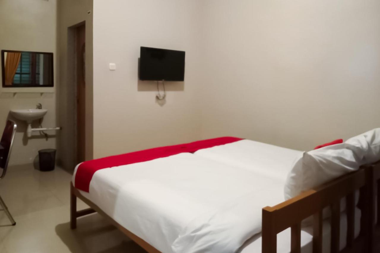 Reddoorz At Joyce Guest House Medan Exterior foto