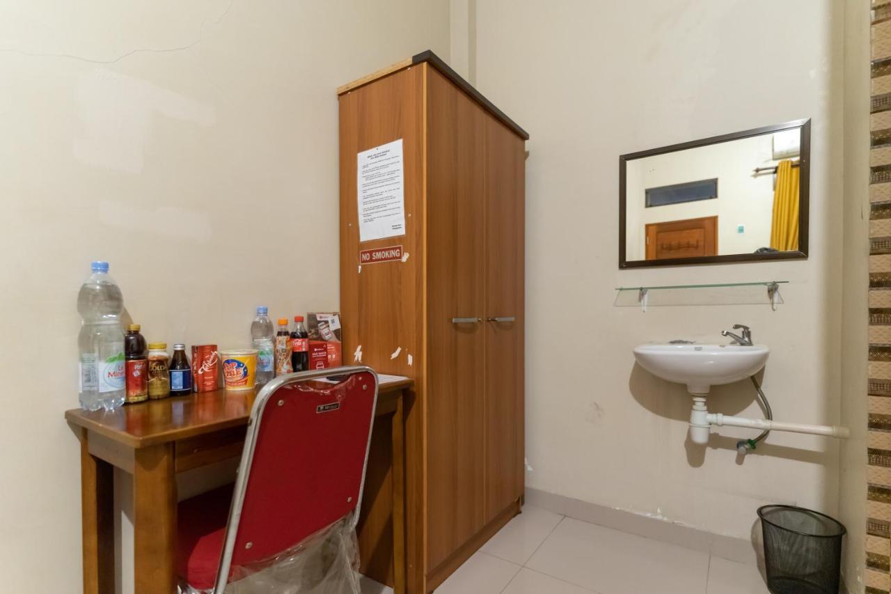 Reddoorz At Joyce Guest House Medan Exterior foto