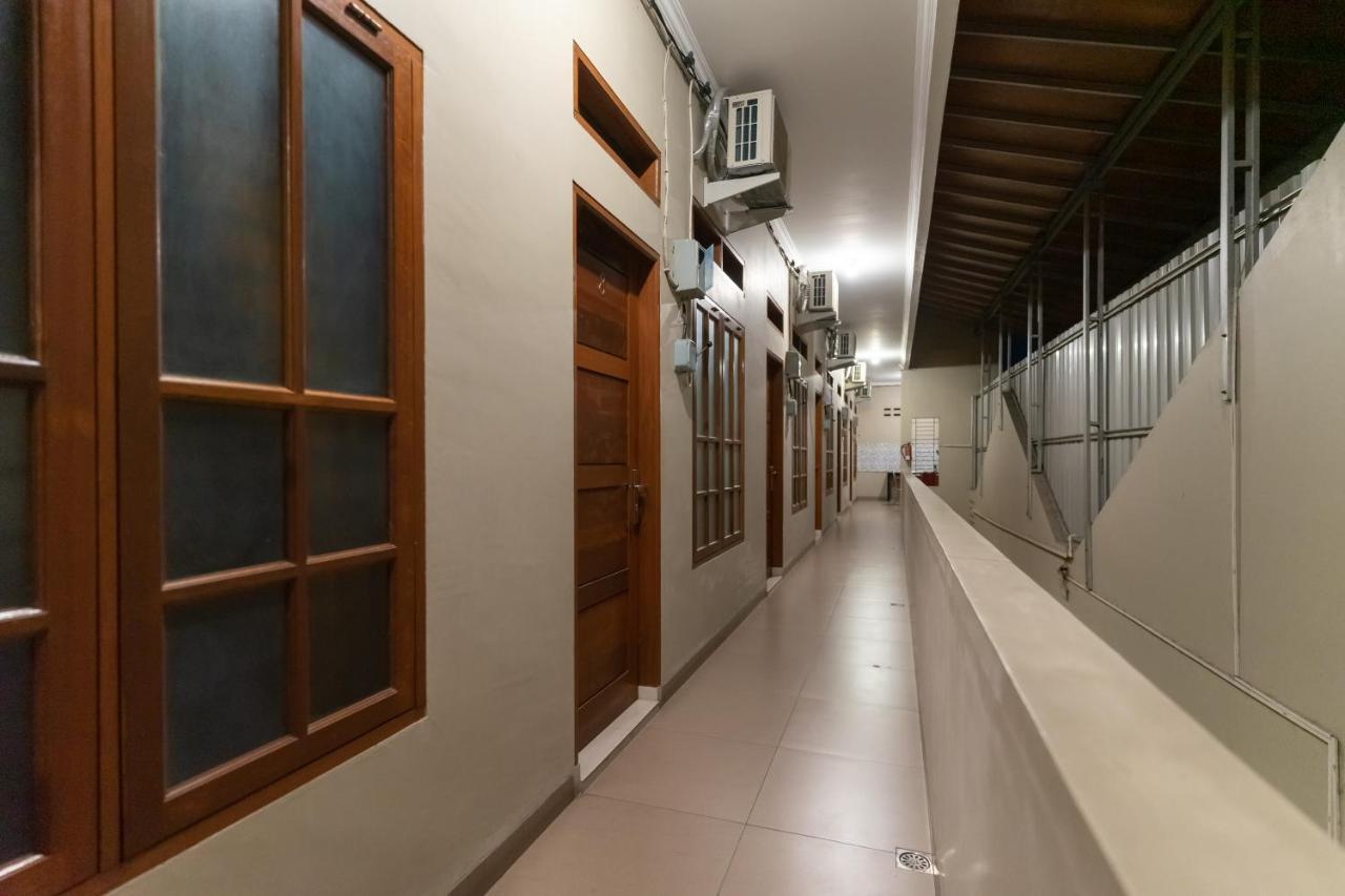 Reddoorz At Joyce Guest House Medan Exterior foto